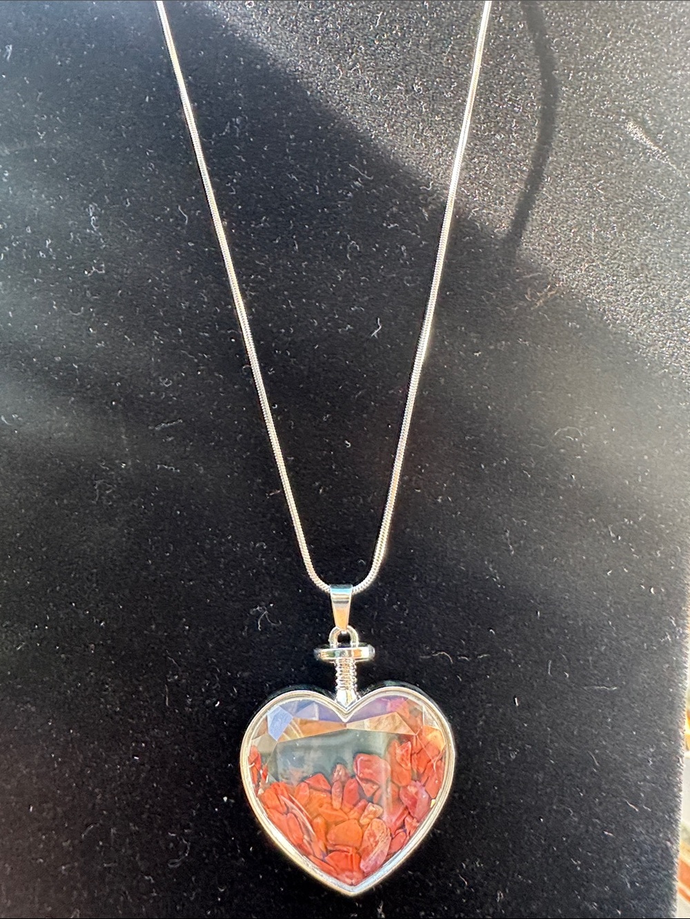 Pendant Heart Pendant Necklace with Red Stone Chips